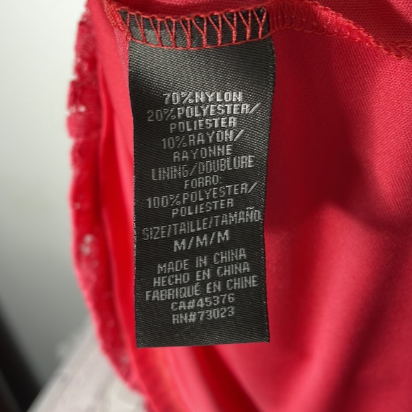 Suzy Shier Lace Lined Dress - Picture 4 of 6